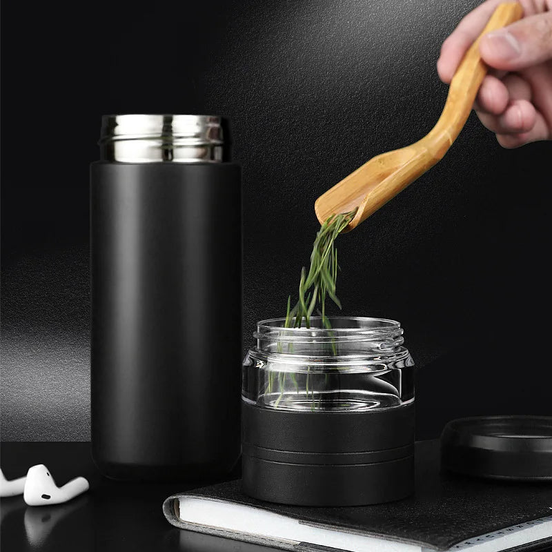 500ml Thermobecher mit Teesieb & separatem Teefach – BPA-freier Edelstahl Reisebecher für Büro & Reisen